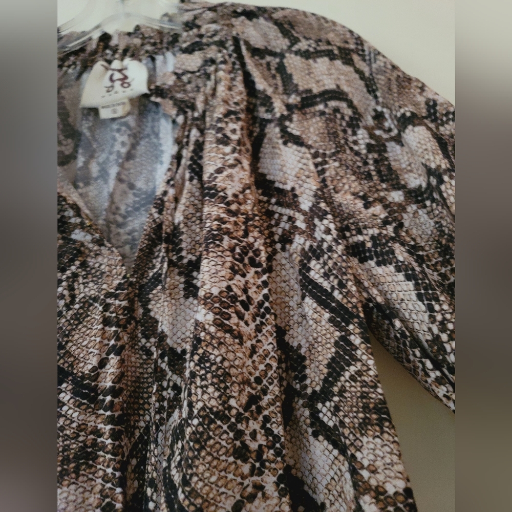 Figue Blouse Lilah Beige Snakeskin Print Womens Medium Long Puff Sleeves Tassel - Picture 9 of 14